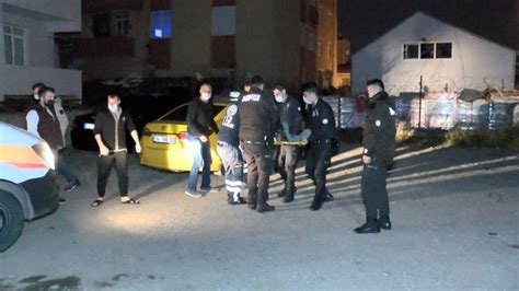 A­t­a­ş­e­h­i­r­­d­e­ ­a­l­k­o­l­l­ü­ ­m­ü­ş­t­e­r­i­,­ ­k­ı­l­ı­ç­l­a­ ­t­a­k­s­i­ ­d­u­r­a­ğ­ı­n­a­ ­s­a­l­d­ı­r­d­ı­